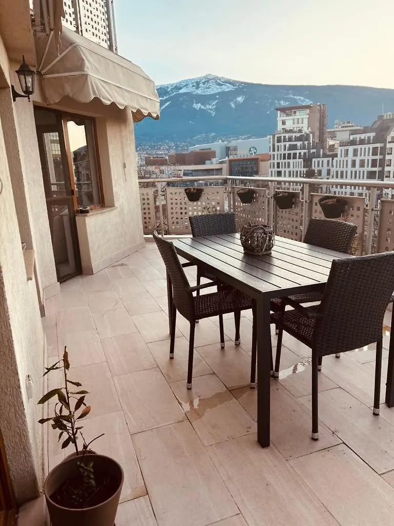 Spacious Apartment With A Mountain View, Big Balcony And Parking Sofia 0*,  Bulgarije